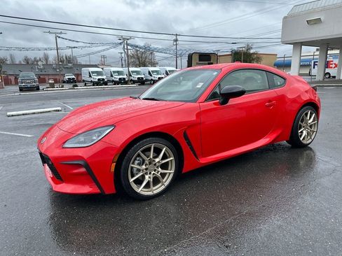Used 2026 Toyota GR86 Premium w/ ALL Weather Mat Package (TMS) image 2