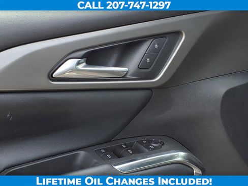 Used 2025 Chevrolet Traverse LT AWD/4WD image 11