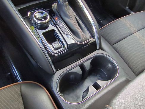 Used 2024 GMC Canyon AT4 w/ Technology Package image 18