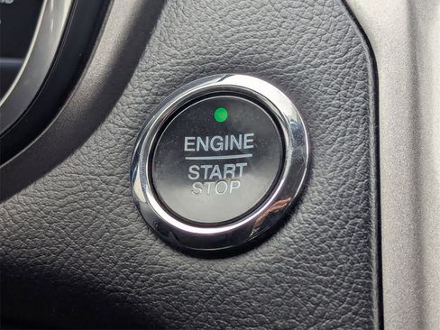 Used 2020 Ford Fusion SE image 20