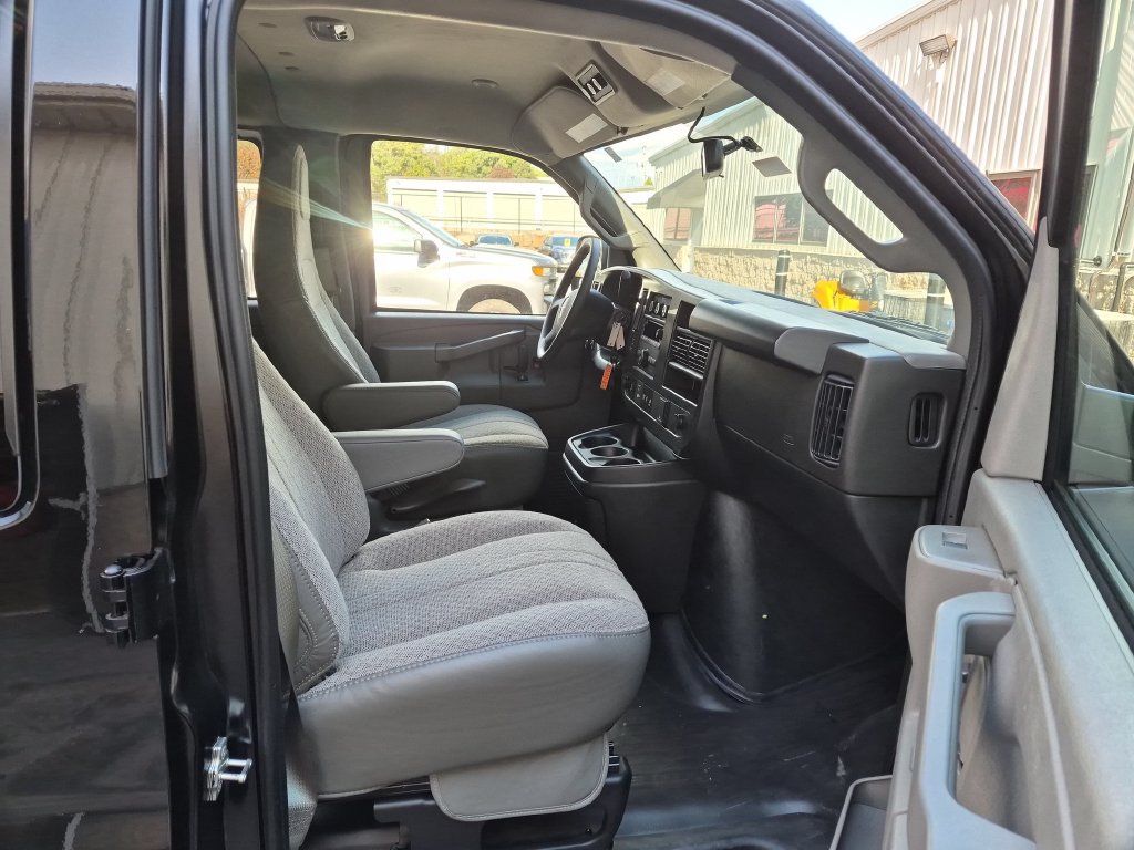 New 2026 GMC Savana 2500 LS RWD image 32