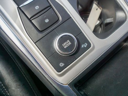 Used 2022 Ford Explorer XLT w/ Equipment Group 202A image 30