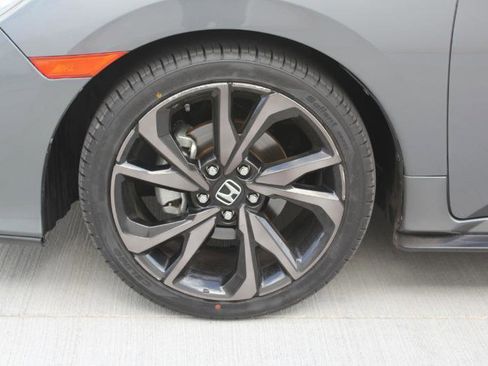 Used 2018 Honda Civic Sport image 29