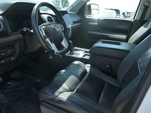 Used 2019 Toyota Tundra Limited w/ Limited Premium Package AWD/4WD image 14