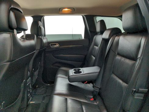 Used 2013 Jeep Grand Cherokee Laredo w/ Laredo E Group AWD/4WD image 24