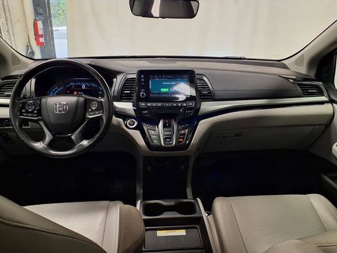 Used 2018 Honda Odyssey Elite image 11