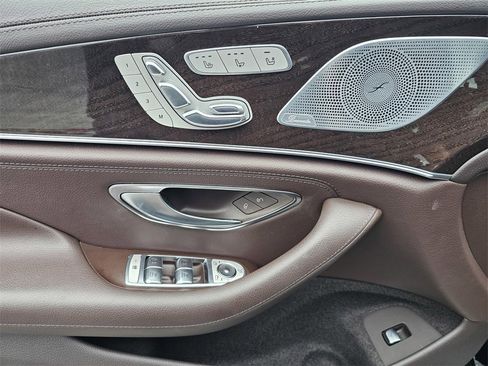 Used 2025 Mercedes-Benz GLC 300 image 16