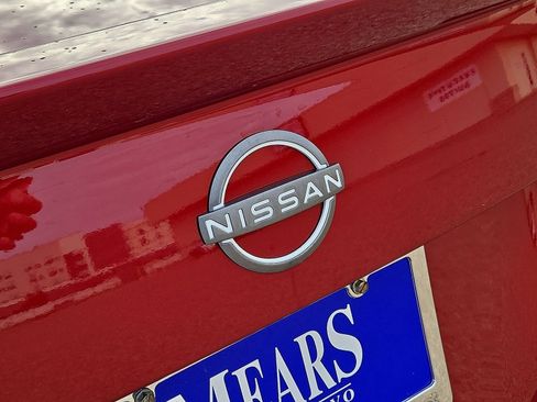 Used 2025 Nissan Versa SR FWD image 12