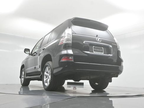 Used 2017 Lexus GX 460 w/ Navigation Package image 56