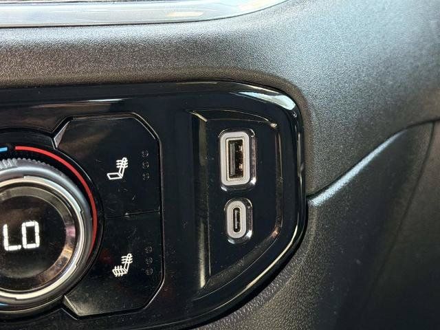 Used 2025 Chevrolet Silverado 1500 LT RWD image 26