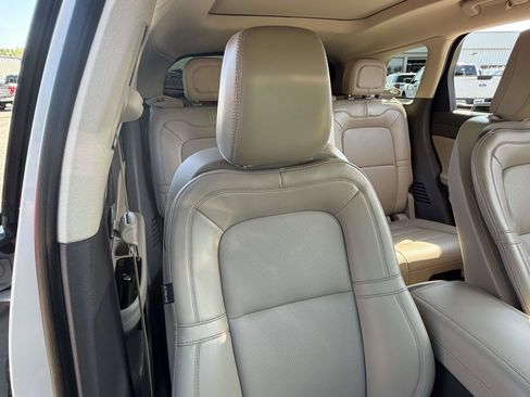 Used 2024 Lincoln Corsair AWD w/ Equipment Group 101A image 30