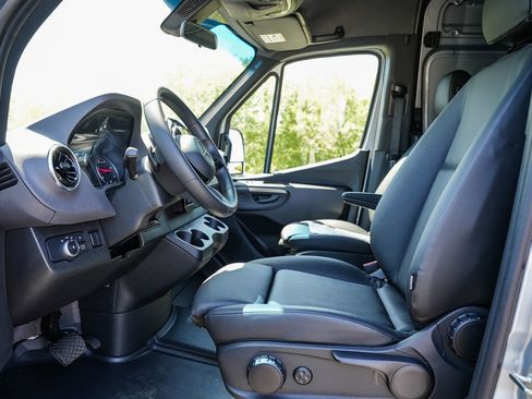 New 2025 Mercedes-Benz Sprinter 2500 image 17