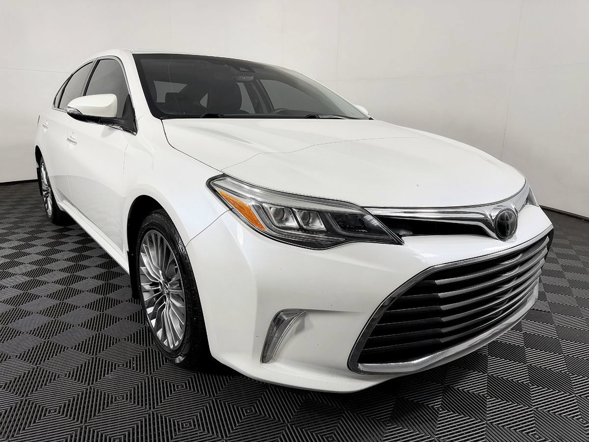 Used 2016 Toyota Avalon Limited FWD image 5