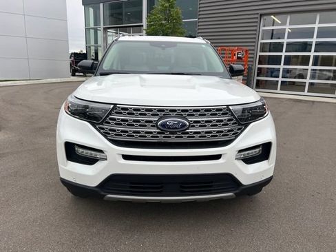 Used 2023 Ford Explorer Limited w/ Limited Technology Package AWD/4WD image 2