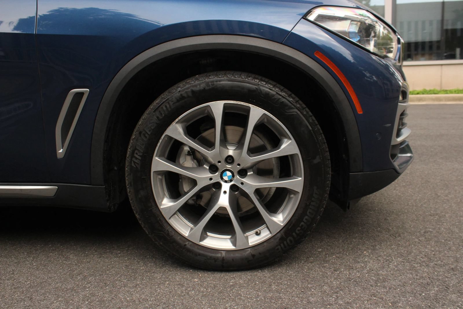 Used 2019 BMW X5 xDrive40i w/ Executive Package AWD/4WD image 4