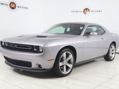 Used 2017 Dodge Challenger R/T w/ Sound Group RWD image 5