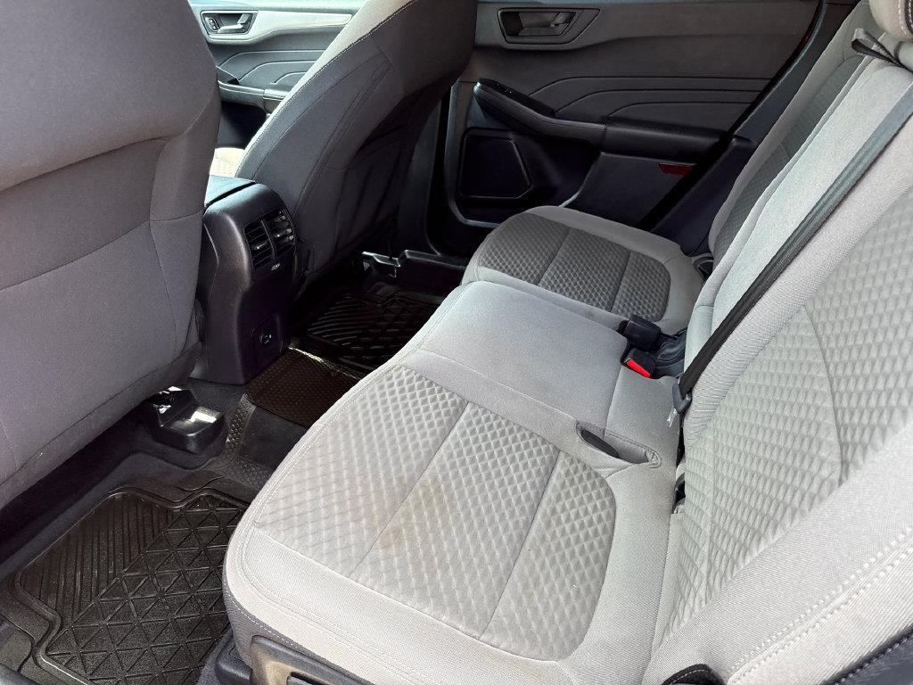 Used 2022 Ford Escape SE w/ SE Sport Appearance Package FWD image 16