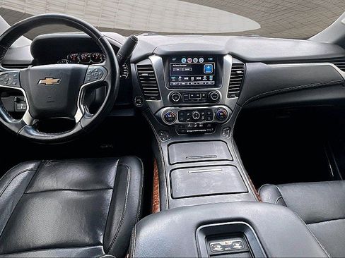Used 2019 Chevrolet Suburban Premier w/ RST 6.2L Performance Edition RWD image 27
