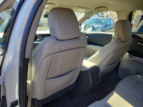 Used 2023 Cadillac XT4 Premium Luxury image 16