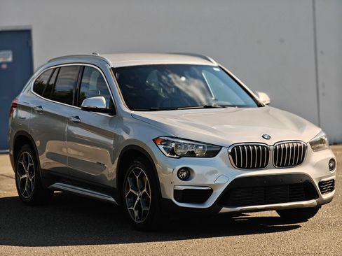 Used 2017 BMW X1 xDrive28i AWD/4WD image 1
