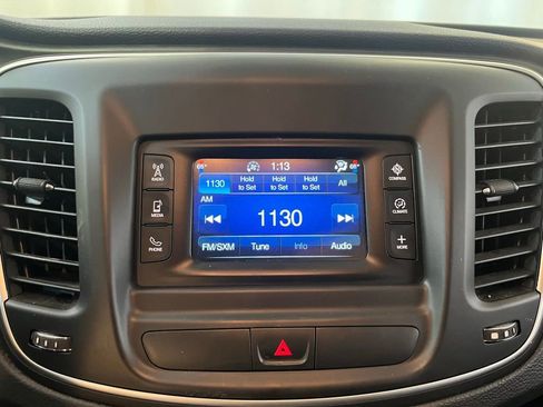 Used 2015 Chrysler 200 Limited w/ Convenience Group FWD image 15