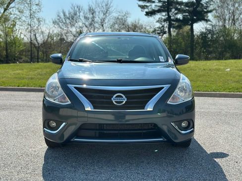 Used 2015 Nissan Versa SL image 2