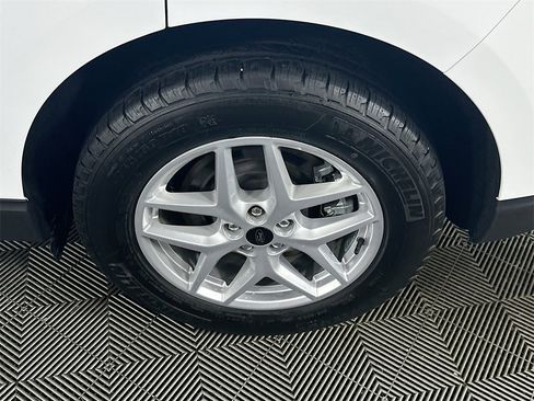 Used 2024 Ford Edge SEL image 31