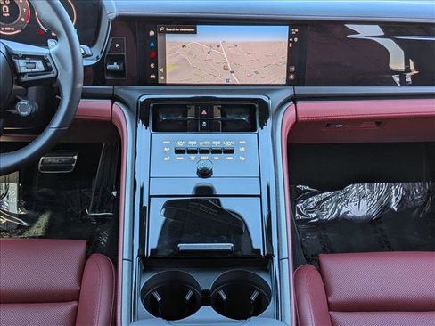 Used 2024 Porsche Panamera 4 image 20