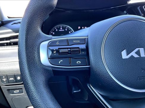 Used 2022 Kia K5 LX image 22