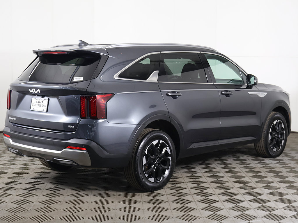 Used 2024 Kia Sorento S AWD/4WD image 11