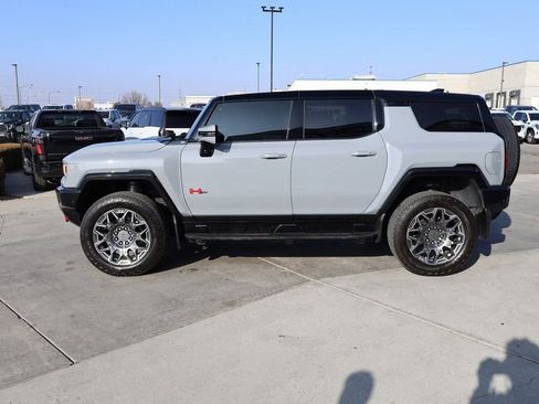 Used 2024 GMC Hummer EV 3X w/ LPO, Illumination Package image 3