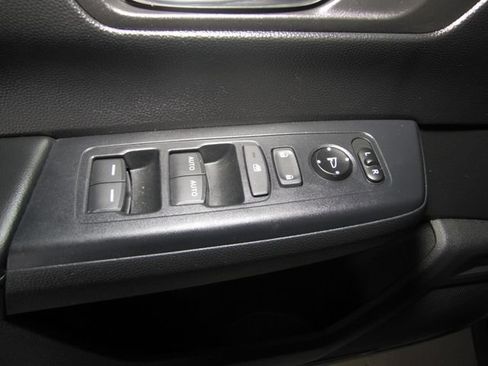 Used 2023 Honda CR-V EX image 11