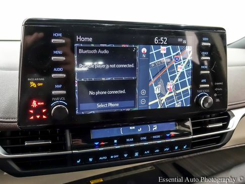 Used 2023 Toyota Sienna Platinum image 22