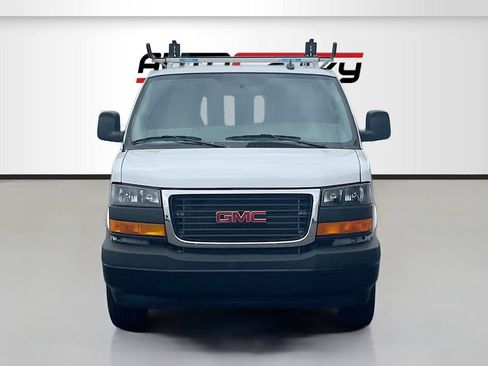 Used 2025 GMC Savana 3500 w/ Driver Convenience Package RWD image 2