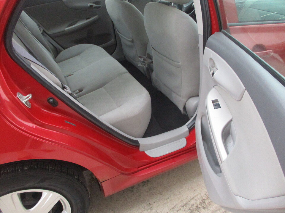 Used 2010 Toyota Corolla LE FWD image 20