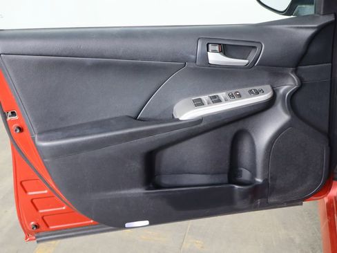 Used 2014 Toyota Camry SE FWD image 19