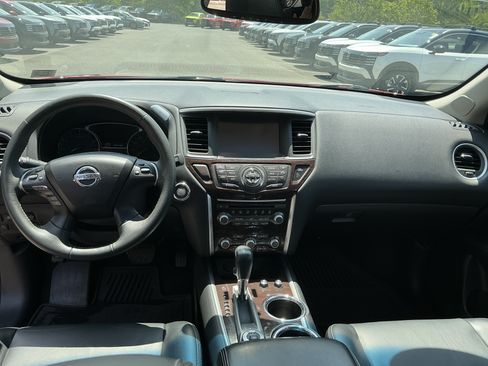 Used 2015 Nissan Pathfinder Platinum AWD/4WD image 11