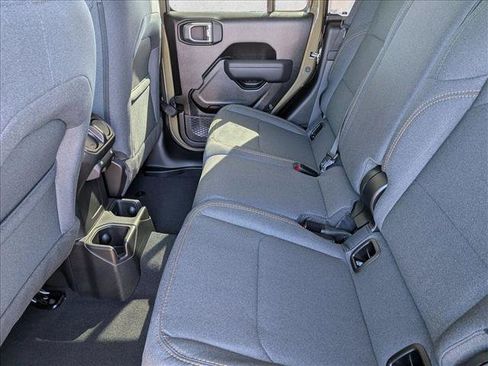 New 2026 Jeep Gladiator Sport AWD/4WD image 12