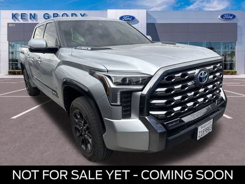 Used 2023 Toyota Tundra Platinum AWD/4WD image 1
