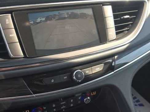 Used 2019 Buick Enclave Premium AWD/4WD image 16