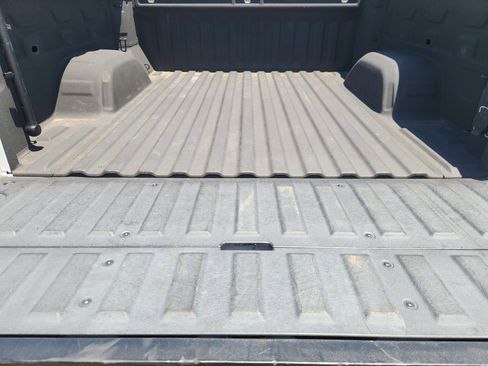Used 2020 GMC Sierra 1500 SLT RWD image 30