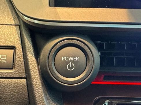 New 2025 Toyota Prius Plug-In Hybrid image 29