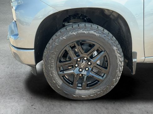 Used 2026 Chevrolet Silverado 1500 Custom w/ LPO, Dark Essentials Package AWD/4WD image 25