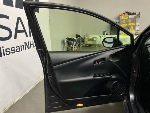 Used 2019 Toyota Prius LE image 9