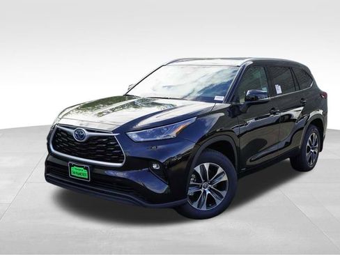 New 2026 Toyota Highlander XLE image 4
