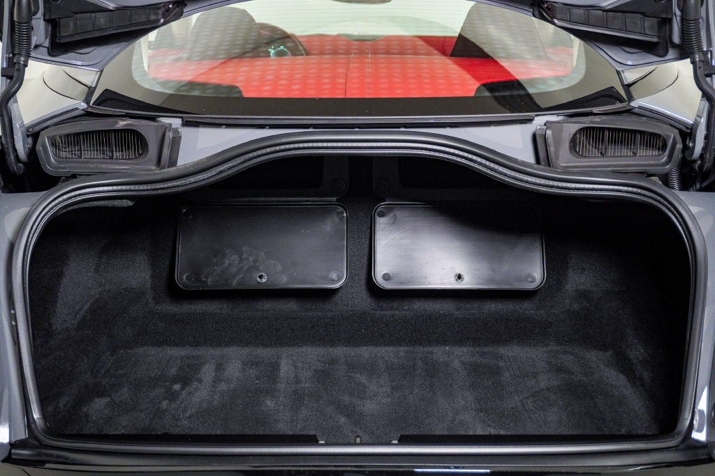 Used 2024 Aston Martin DB12 Coupe RWD image 33