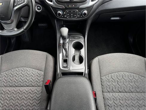 Used 2024 Chevrolet Equinox LT AWD/4WD image 16