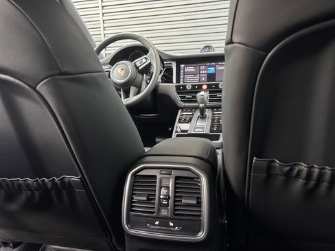 Used 2026 Porsche Macan image 19