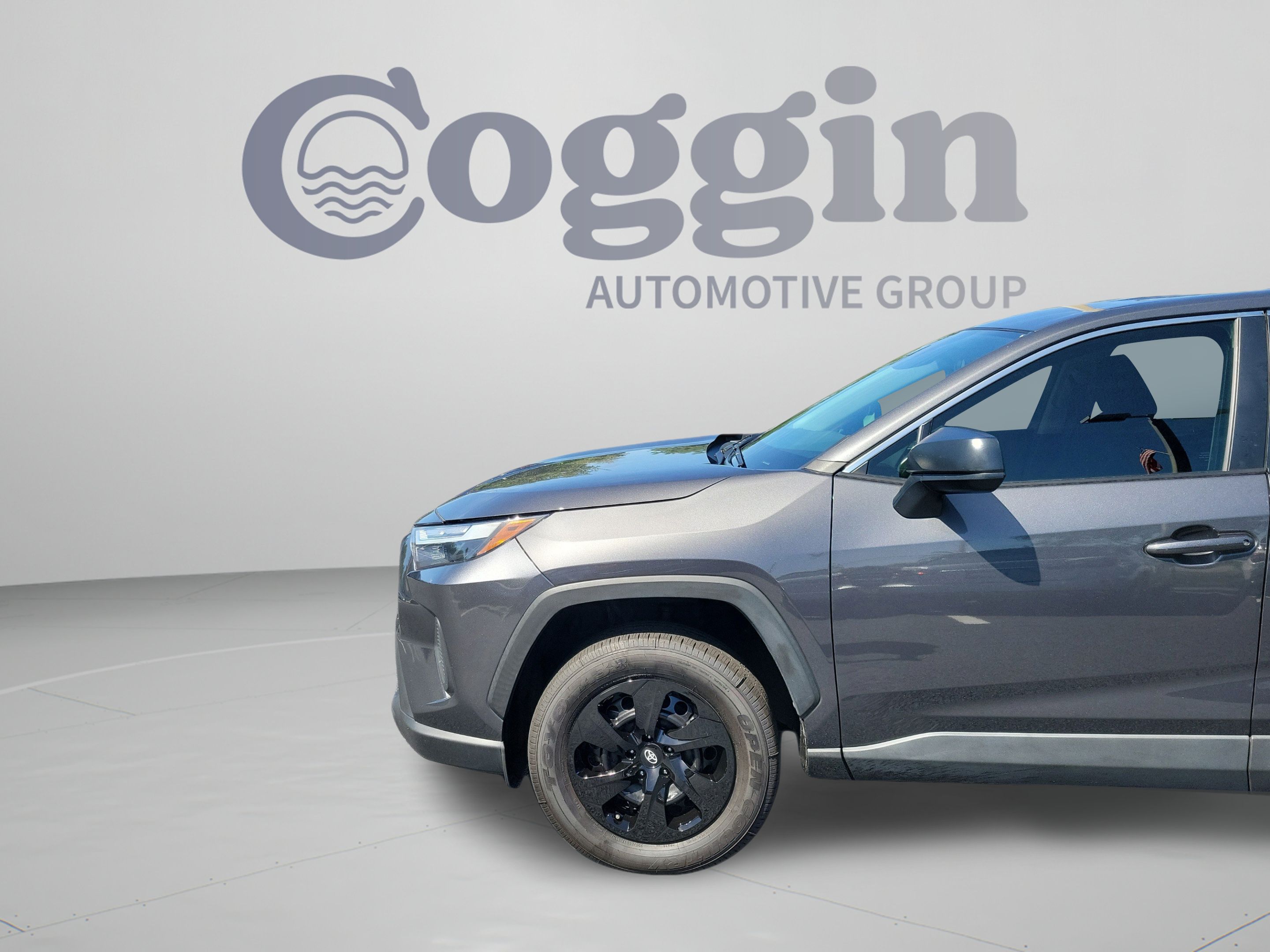 Used 2025 Toyota RAV4 LE FWD image 30
