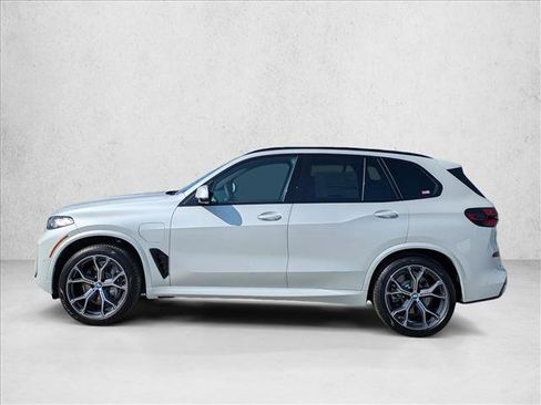 New 2026 BMW X5 xDrive50e w/ M Sport Package AWD/4WD image 5